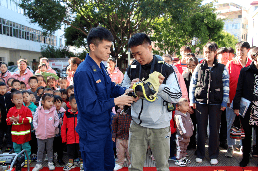 与好友并肩作战，共同养成